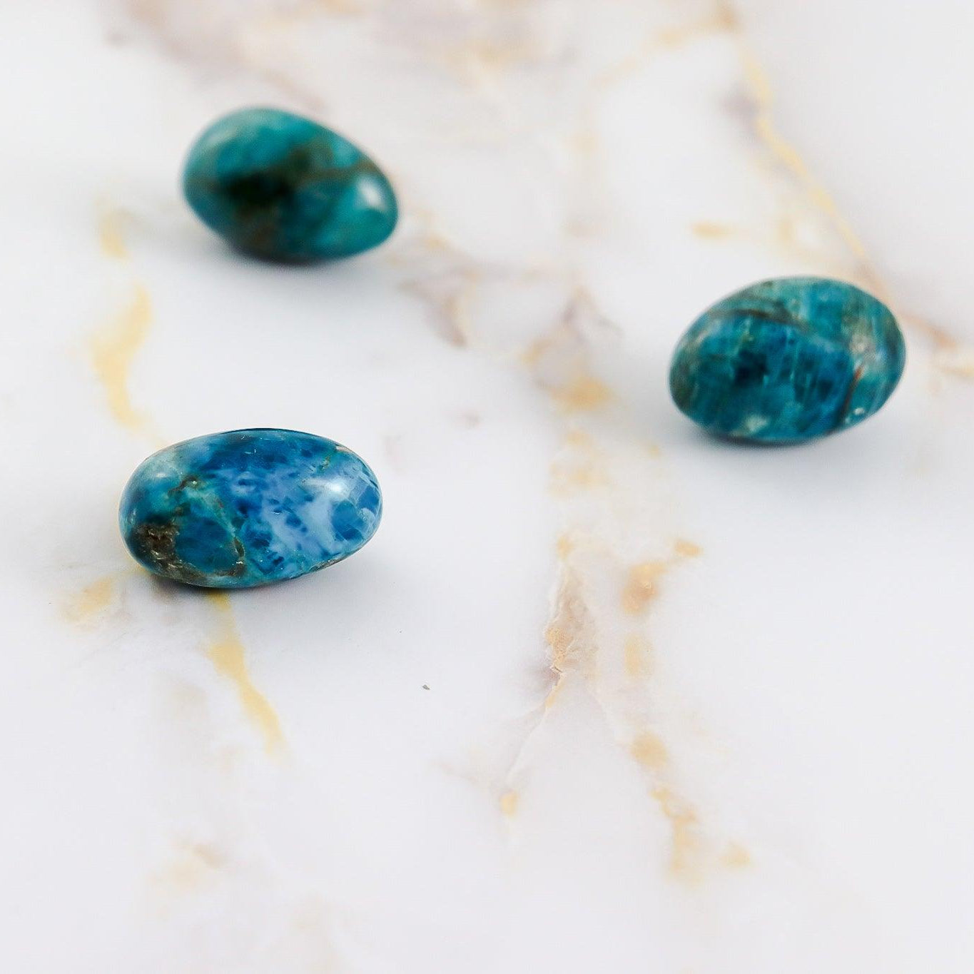 Pierre roulée en Apatite bleue-1